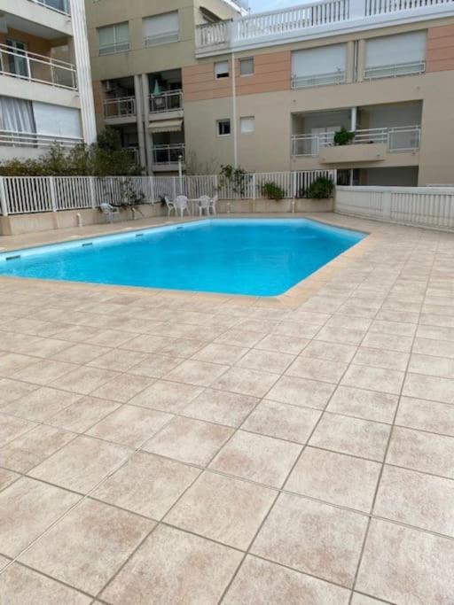 F2 Climatise A Golfe -Juan En Front De Mer Et Piscine فالوريس المظهر الخارجي الصورة